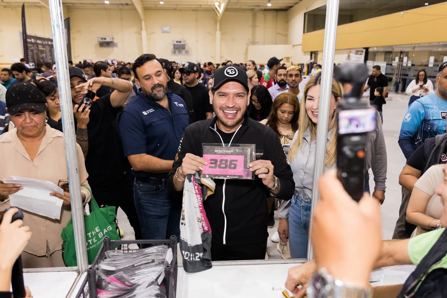 Alcalde Beto Granados presente en la entrega oficial de folios del Maratón de Matamoros