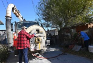 Beto Granados refuerza mantenimiento al drenaje en la colonia Rodolfo Sánchez Taboada